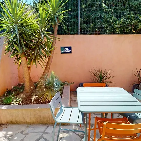 Вилла Belle Villa Climatisee Avec Piscine Au Lavandou - Fr-1-308-200 *